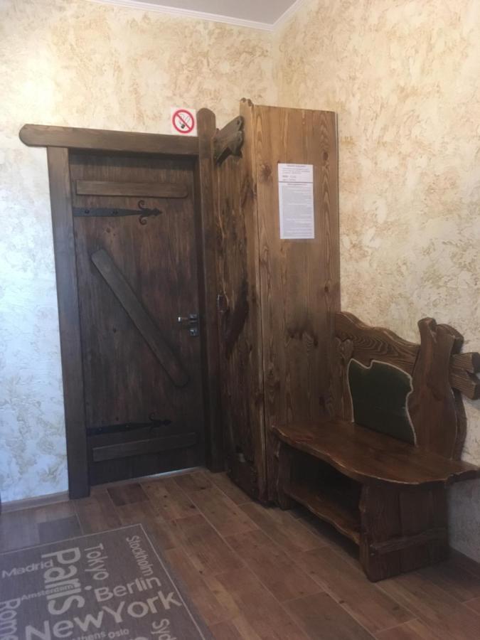 Міні-Готель Нептун Ρίβνε Εξωτερικό φωτογραφία