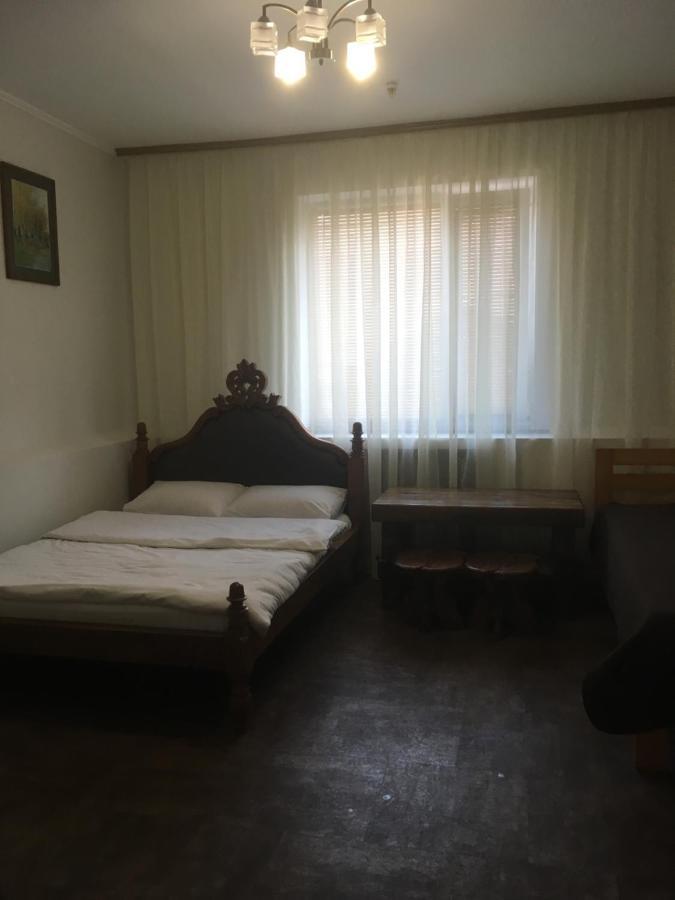 Міні-Готель Нептун Ρίβνε Εξωτερικό φωτογραφία